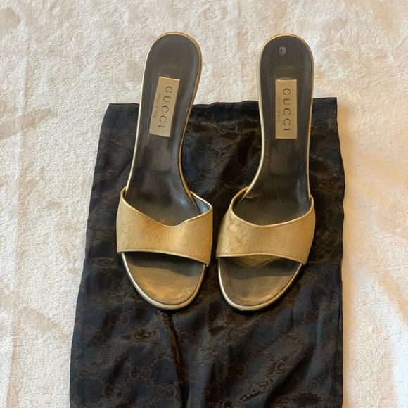 Gucci Vintage Never Worn Gold Metallic GG Mule Heel Pumps w/Gray Heel, Size 10.5 - Picture 1 of 13